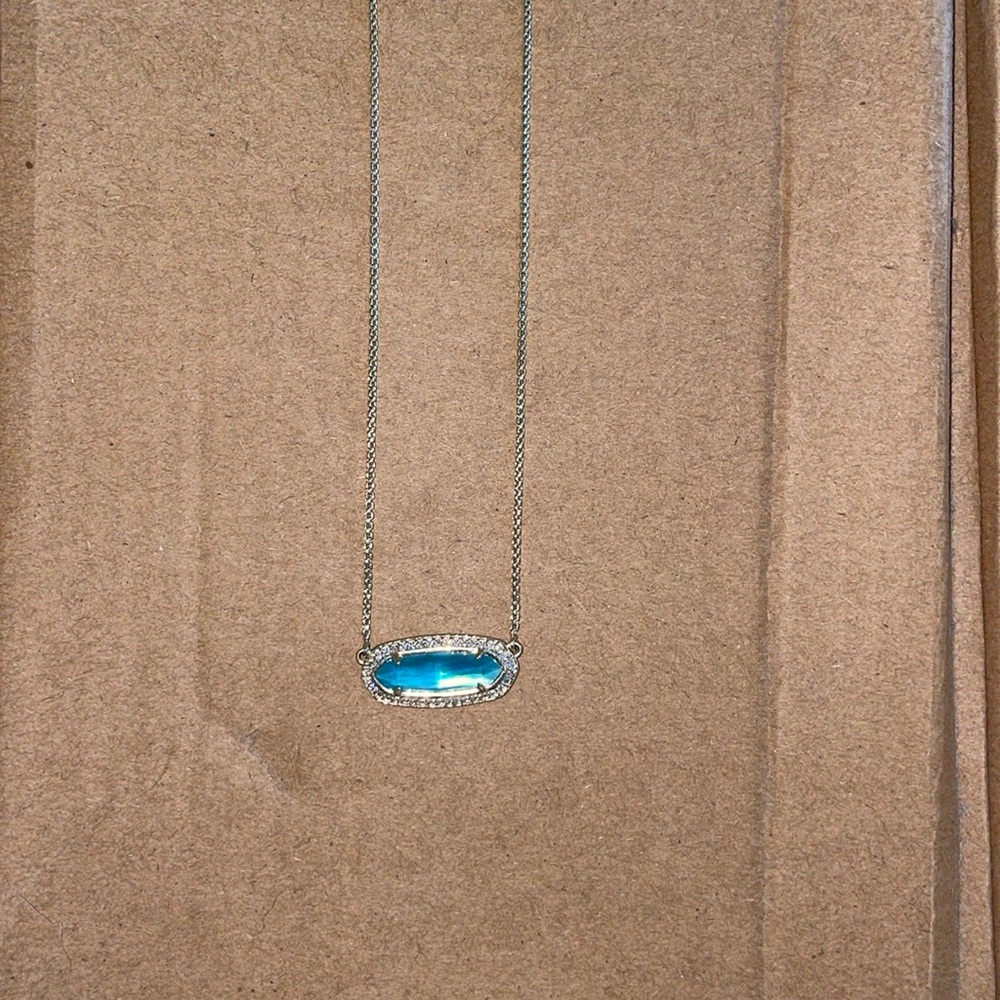 Kendra Scott necklace